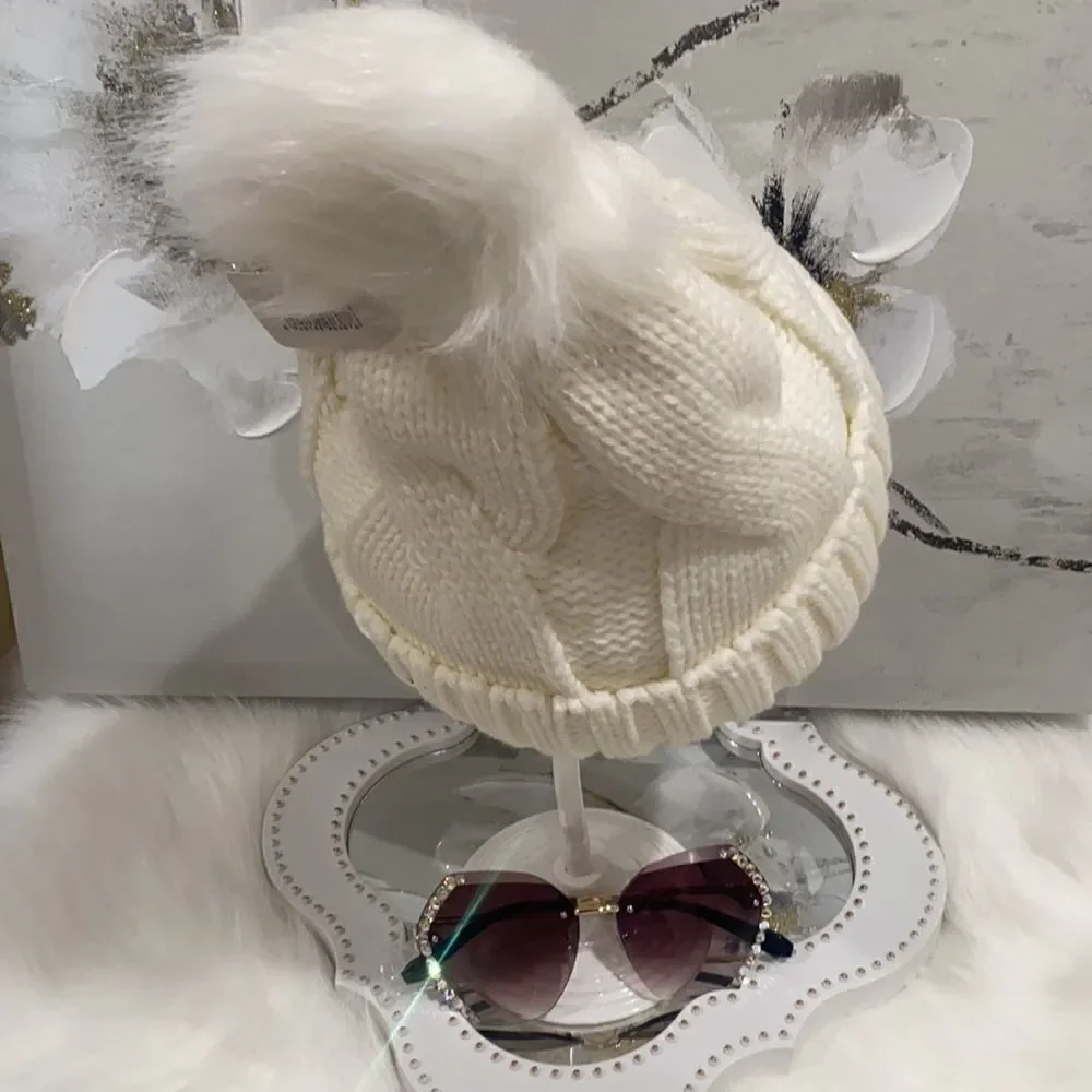 𝅺WOMEN’S Beanie